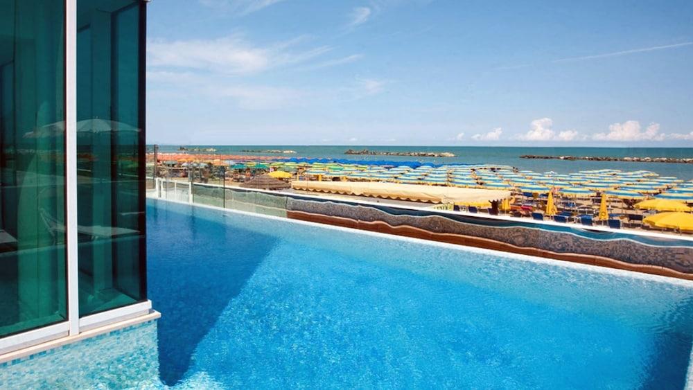 Hotel Alexander Museum Palace Pesaro